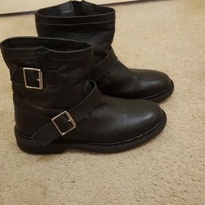 Topshop Black motorcycle boots, good condition.